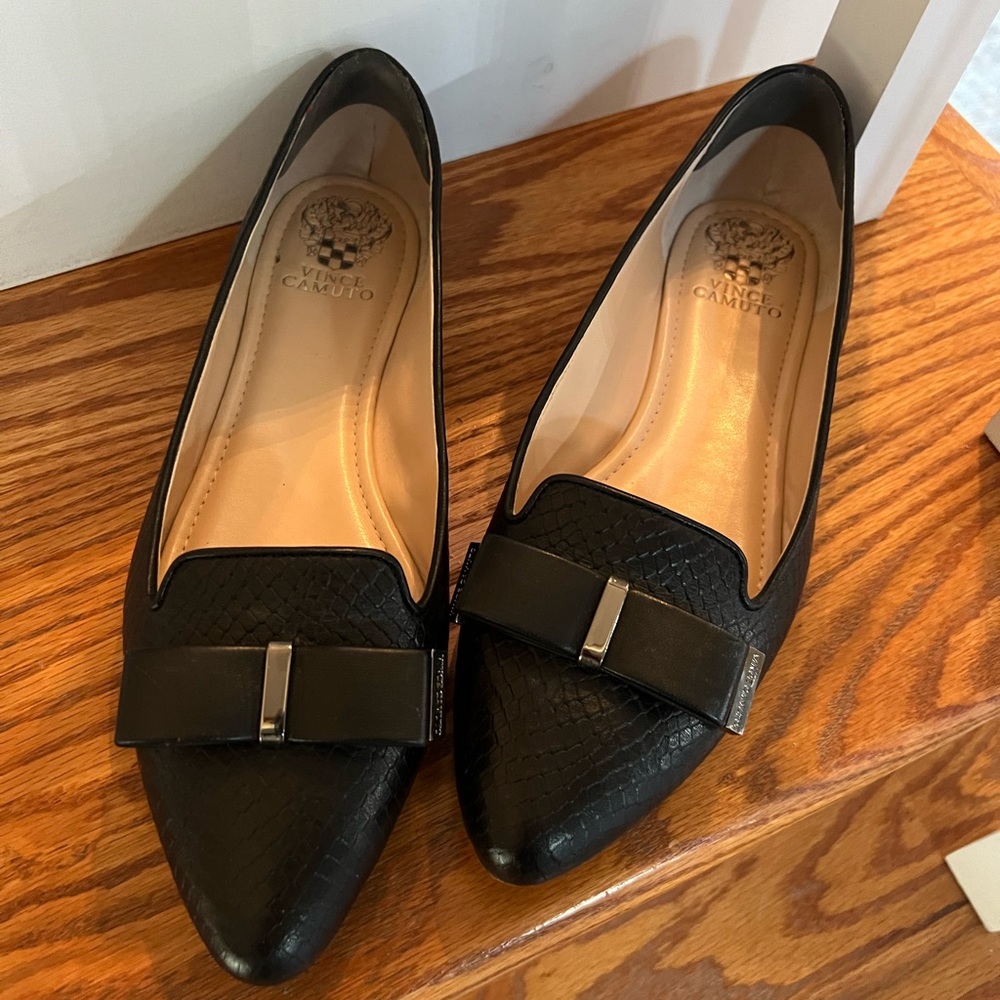 Vince Camuto black croc flats - size 10
